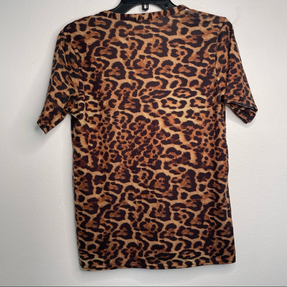 Nasty Gal Leopard Shirt Size 2 Womens Short Sleeve V Neck Plunging - Picture 2 of 11
